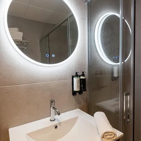 Arena Basic Lägenhetshotell 4*